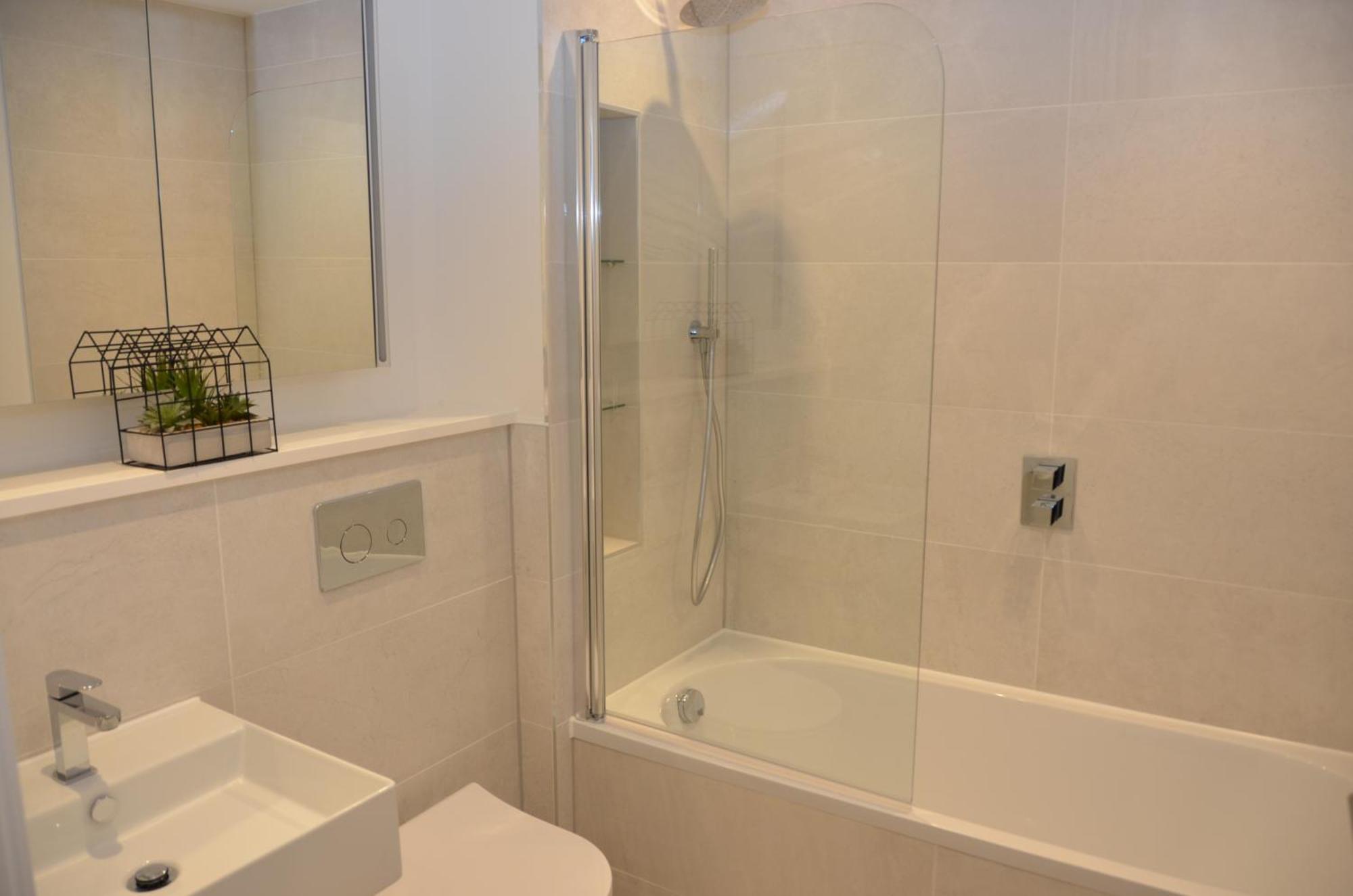 4-Level Luxury 2 Bedroom House Sleeps 6, Rooftop, Harry P & Free Parking Watford  Exterior foto